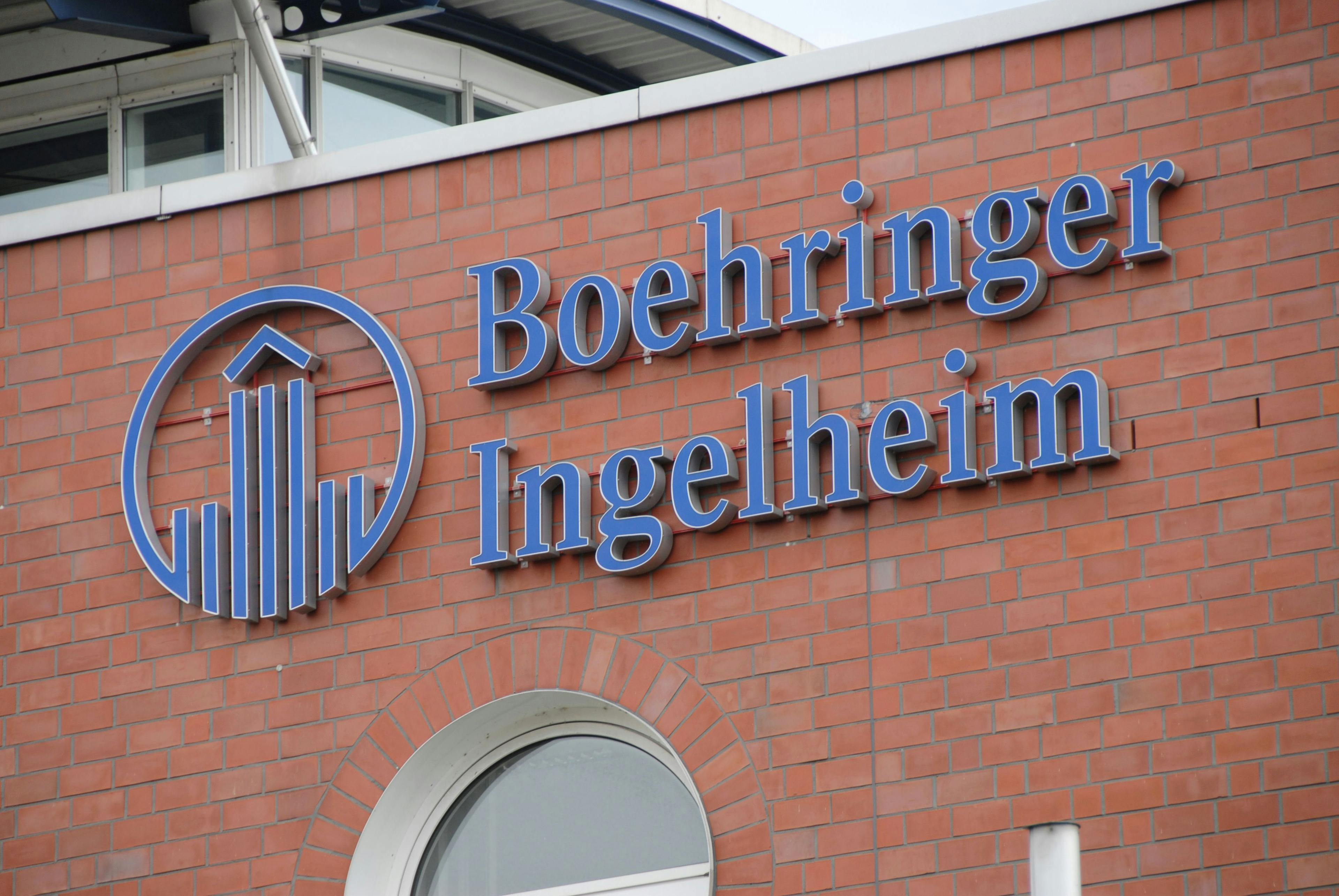 Boehringer Ingelheim logo on building / nmann77 - stock.adobe.com