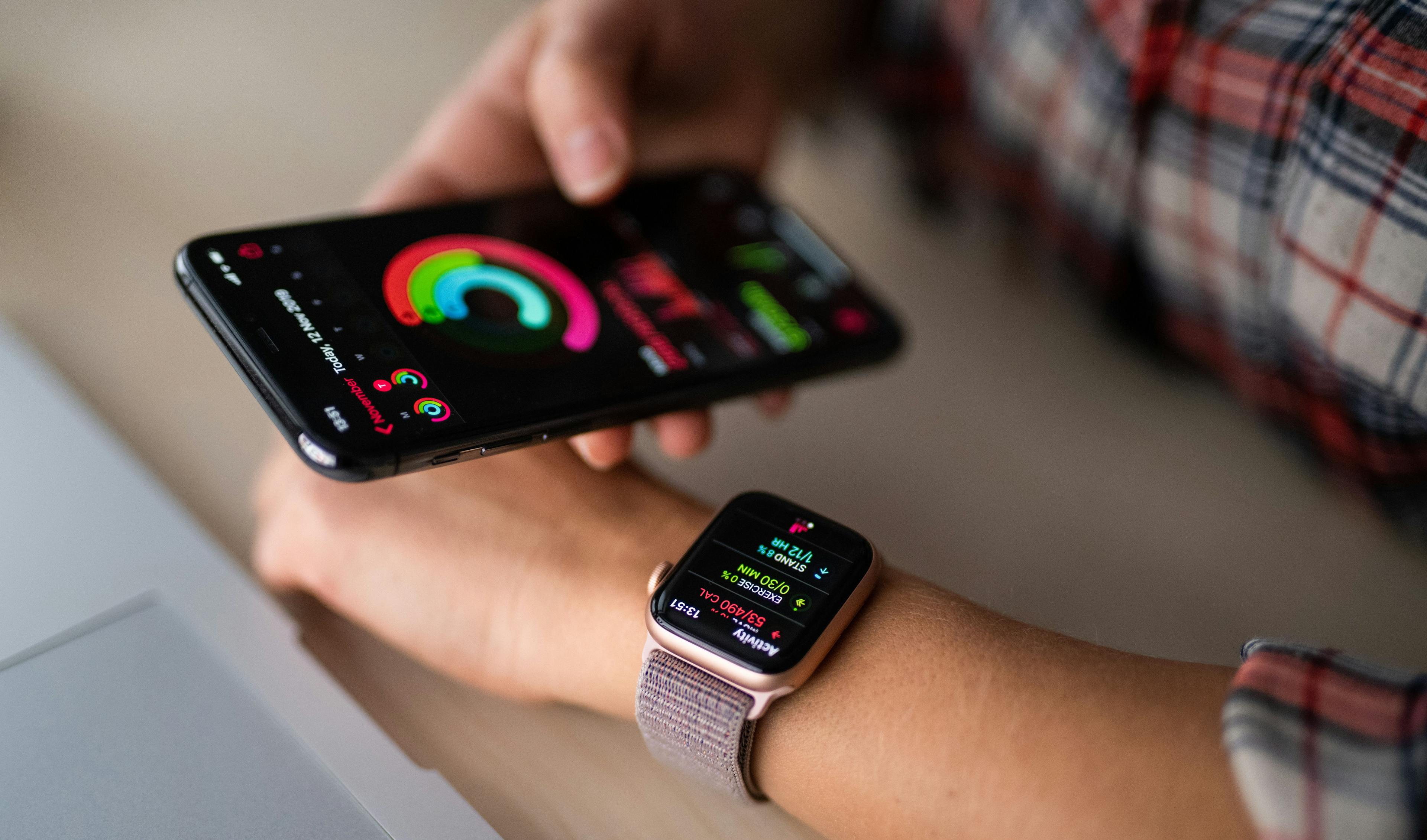Apple Watch providing health metrics / Halfpoint - stock.adobe.com
