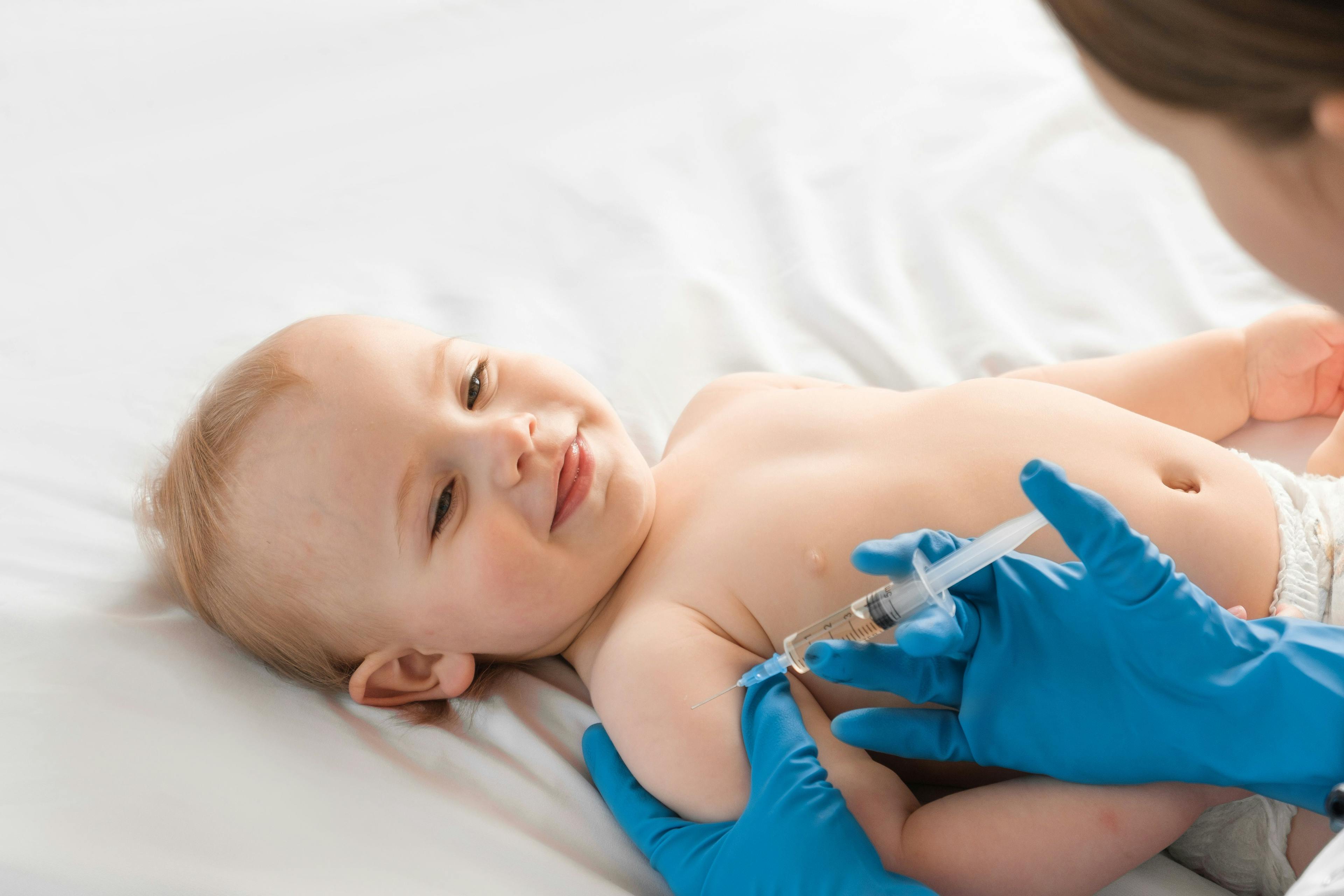 Infant receiving vaccination / Marina Demidiuk - stock.adobe.com