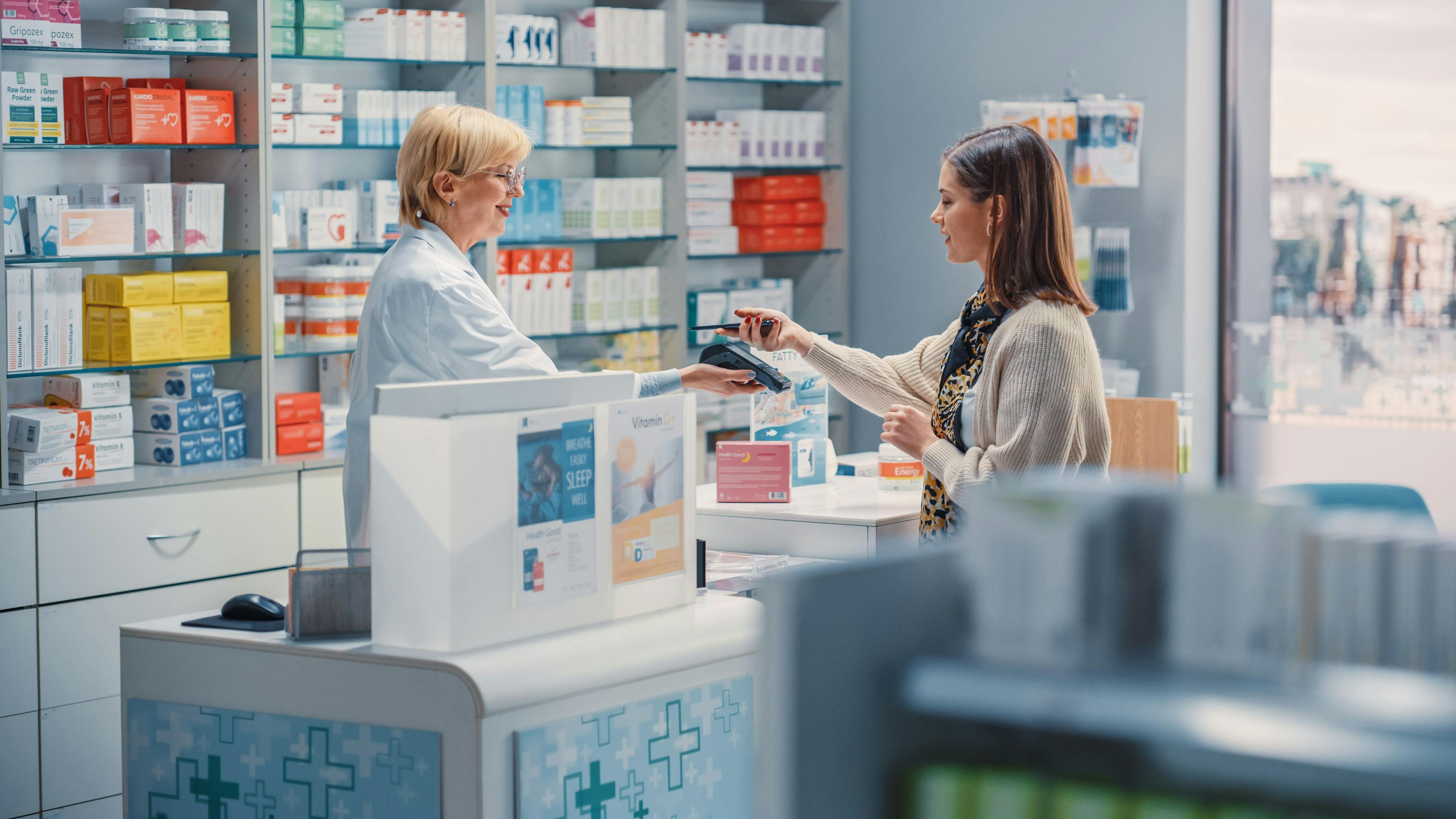 What are best practices for buying or selling a pharmacy? / Gorodenkoff - stock.adobe.com