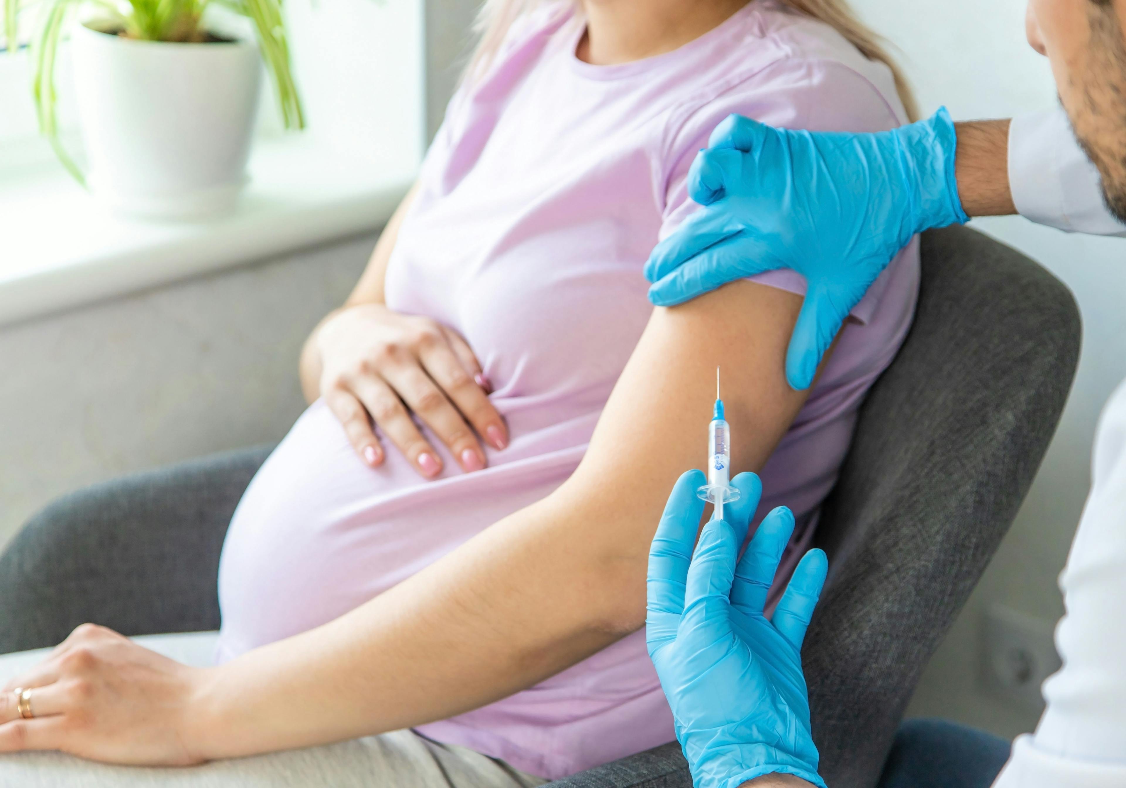 Study Finds No Link Between COVID-19 Vaccination, Preterm Birth