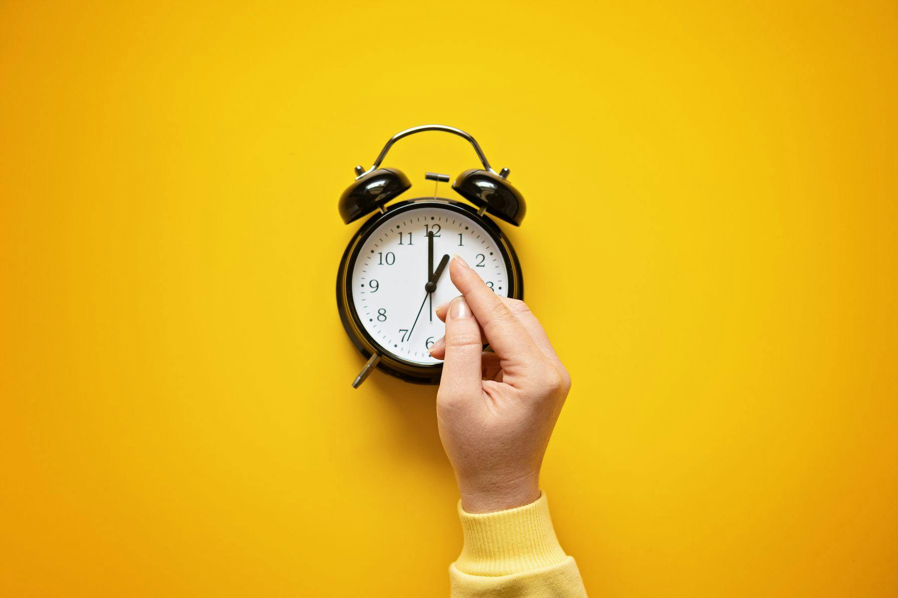 Debates on discontinuing daylight saving time shifts persist as permanent legislation still fails to pass. | image credit: irissca - stock.adobe.com